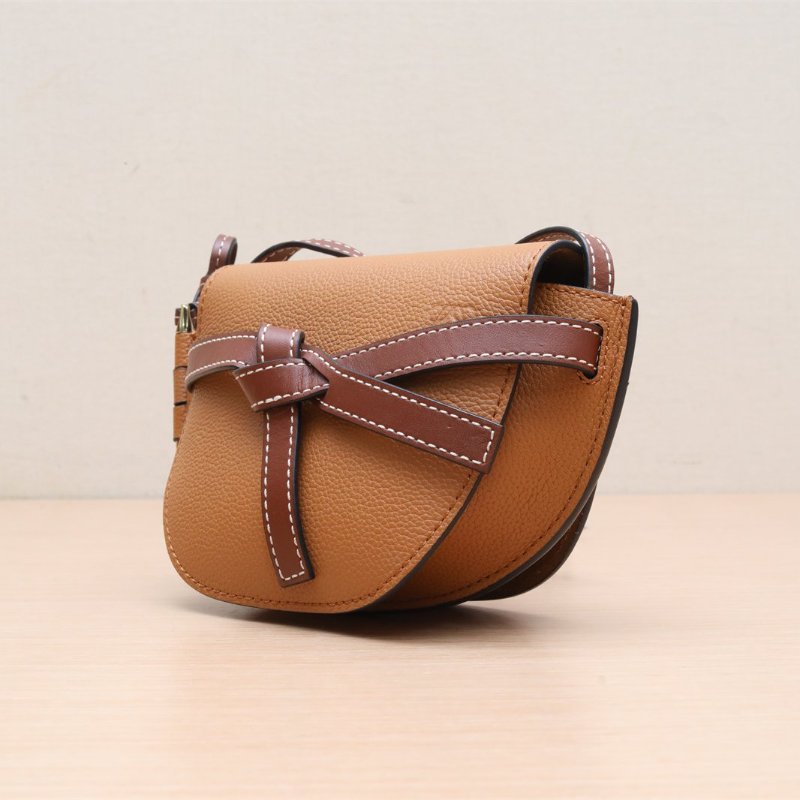 LOEWE Gate馬鞍斜跨包小號金棕色牛皮肩背包-4