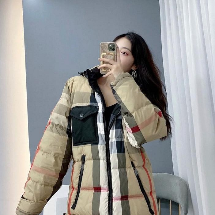 💎Han's house精品服飾💎Burberry 格紋 連帽可拆 防水 羽絨外套 雙面穿 現貨 XS ~ M 原價69000-0