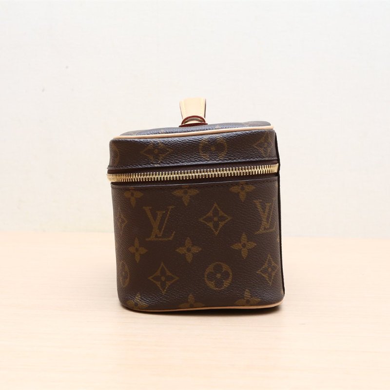LOUIS VUITTON Nice化妝包Mini迷你20老花PVC老花晶片肩背包-4