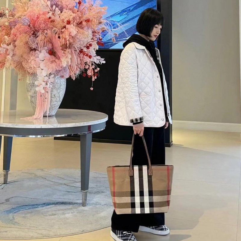 💎Han's house精品服飾💎Burberry 戰馬 騎士 編織 托特 包 義大利製 現貨 原價31150-2