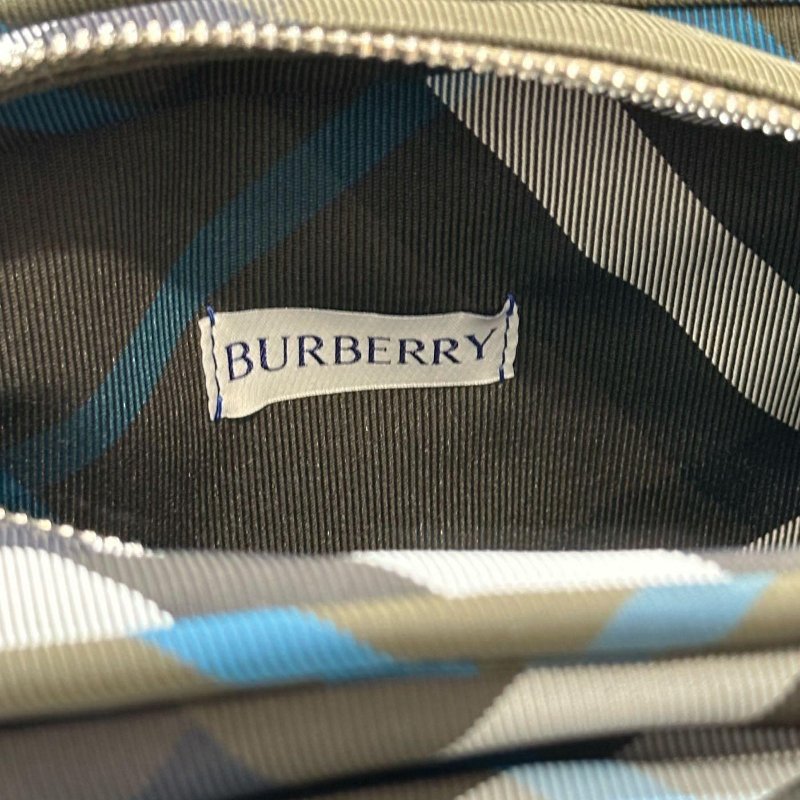 💎Han's house精品服飾💎burberry 格紋 尼龍 防水 側背包 現貨 原價44000-5