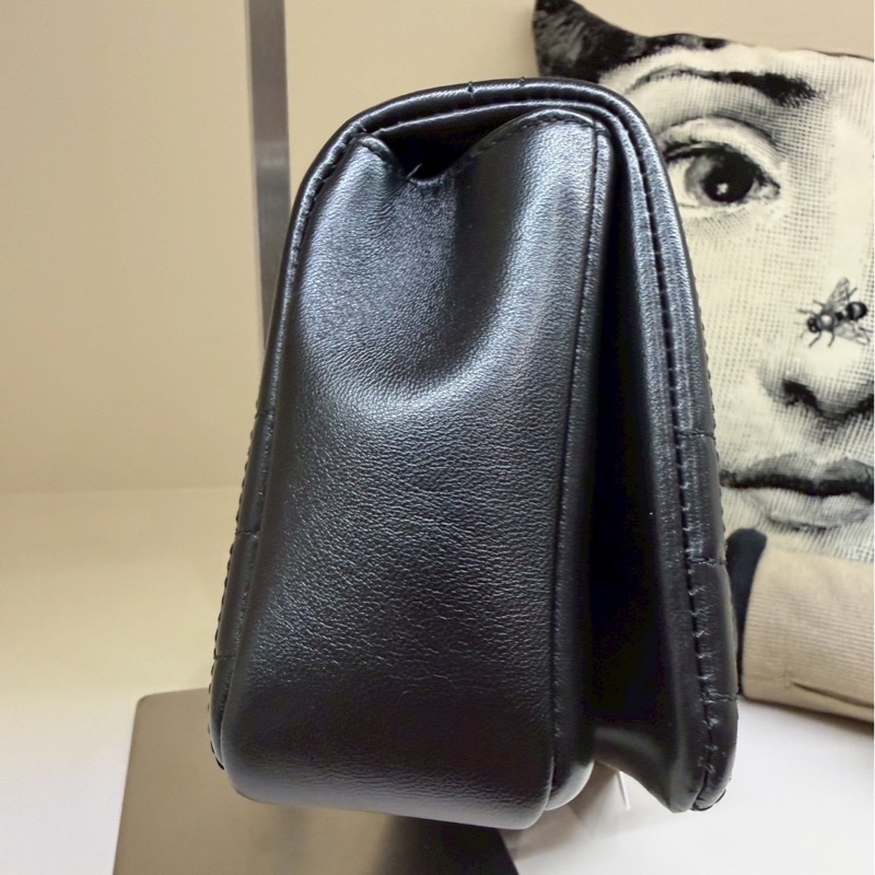 BURBERRY 黑色TB金標Lola包-6