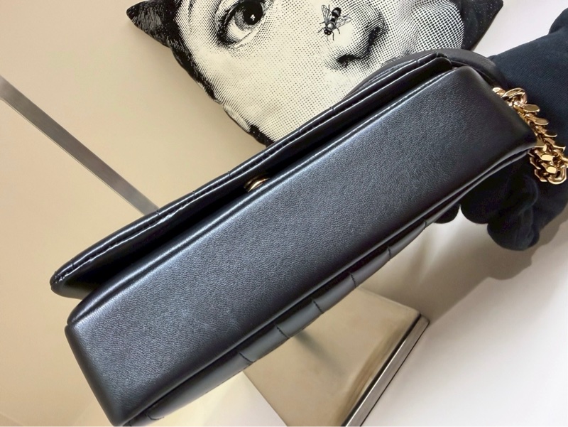 BURBERRY 黑色TB金標Lola包-7