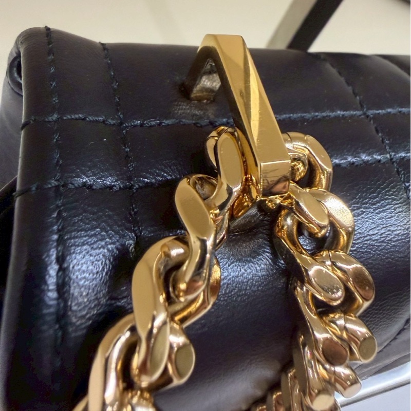 BURBERRY 黑色TB金標Lola包-10