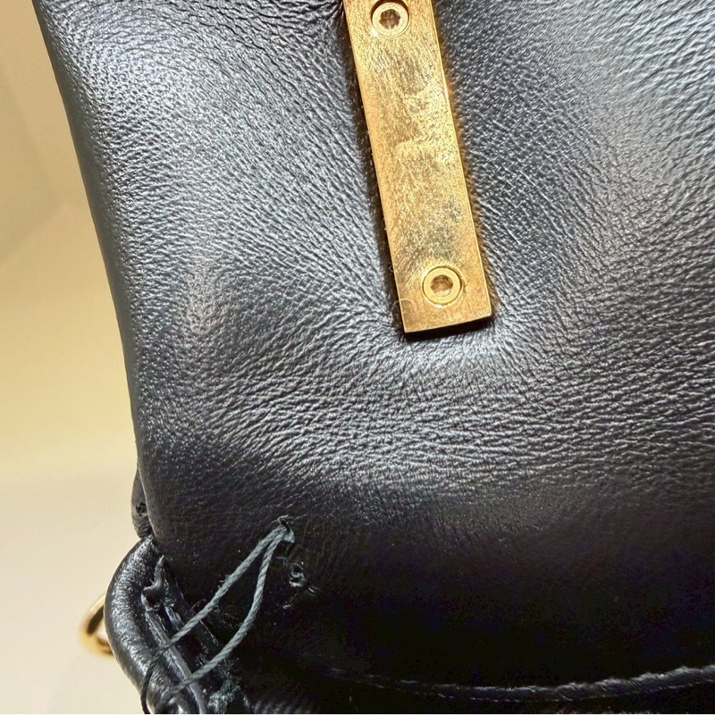 BURBERRY 黑色TB金標Lola包-15