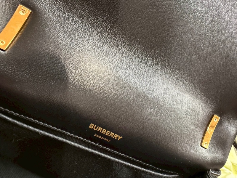 BURBERRY 黑色TB金標Lola包-17