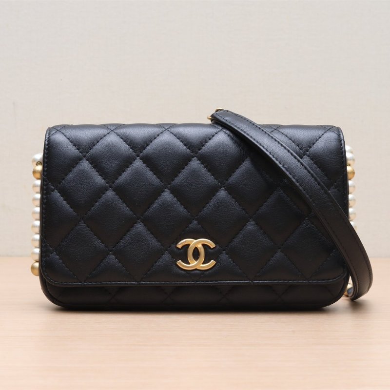 CHANEL CF季節款21早春珍珠鏈條包黑色牛皮31開金扣肩背包-1