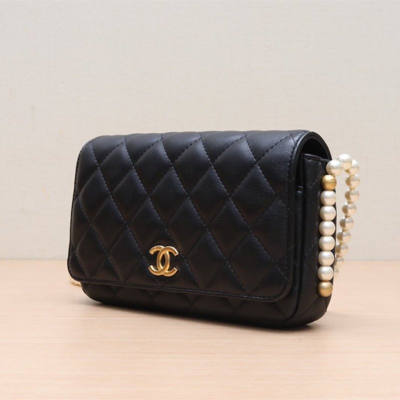 CHANEL CF季節款21早春珍珠鏈條包黑色牛皮31開金扣肩背包-4