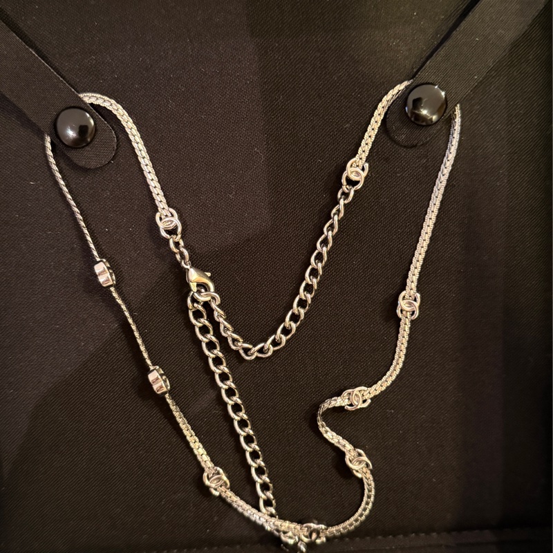 全新正品CHANEL 銀色7花 logo項鏈-2