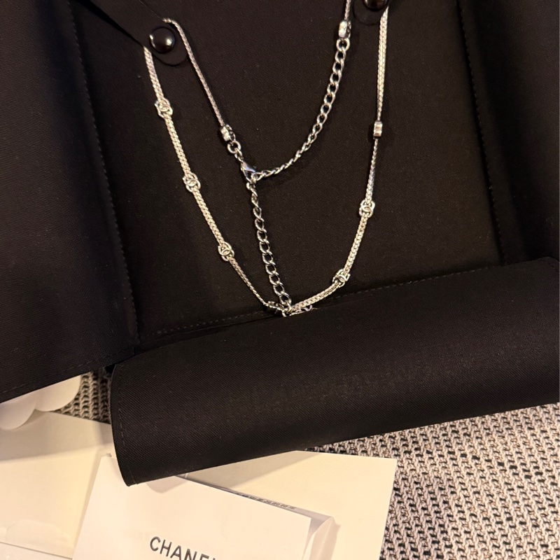 全新正品CHANEL 銀色7花 logo項鏈-12