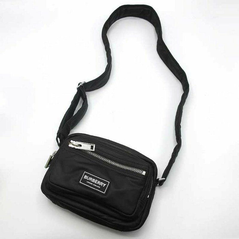 💎Han's house精品服飾💎 Burberry LOGO 尼龍 側背包 80905691 現貨-1