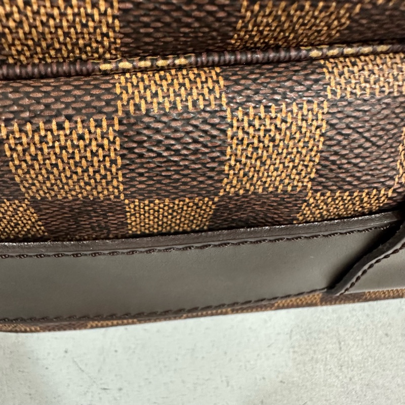 LV N45255 咖棋盤格拉鏈上蓋斜背包 豆腐包-21
