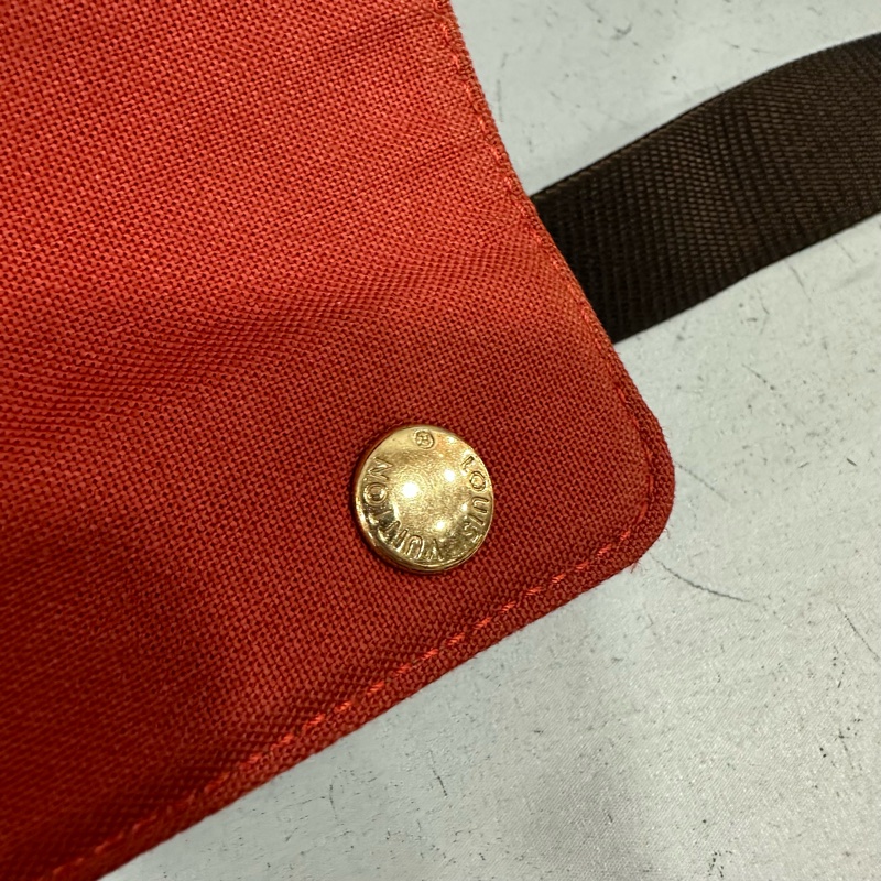 LV N45255 咖棋盤格拉鏈上蓋斜背包 豆腐包-31