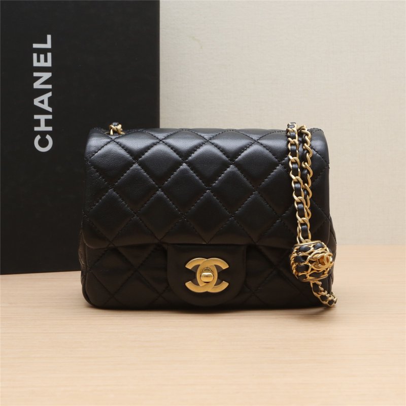 CHANEL 22SCF口蓋包方胖子17黑色核桃金球肩帶羊皮晶片開金扣肩背包-0
