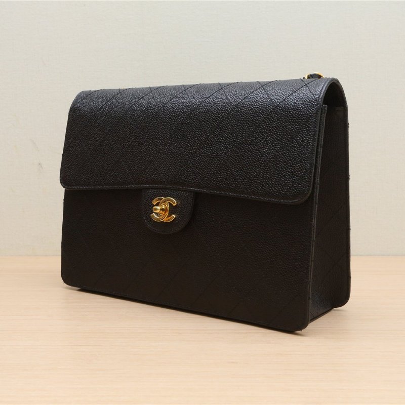 CHANEL 中古黑金牛斜跨包黑色荔枝牛皮5開金扣肩背包-3