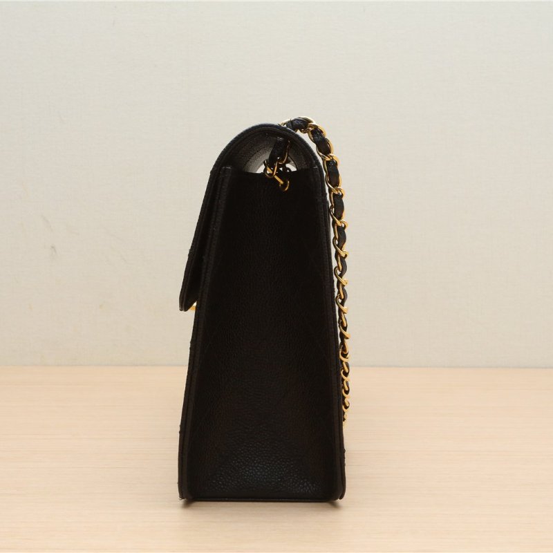 CHANEL 中古黑金牛斜跨包黑色荔枝牛皮5開金扣肩背包-4