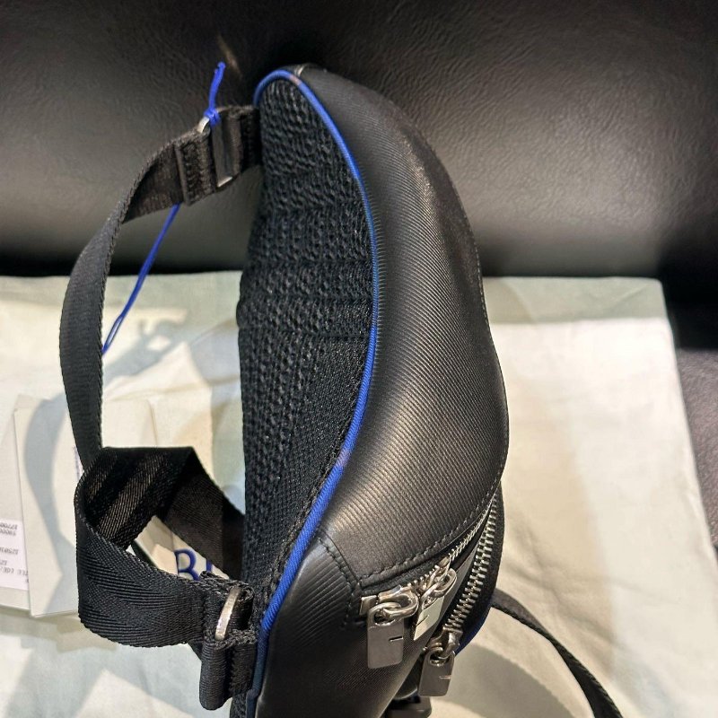 💎Han's house精品服飾💎burberry 戰馬 騎士 小牛皮 腰包 意大利製 現貨 原價47000-7