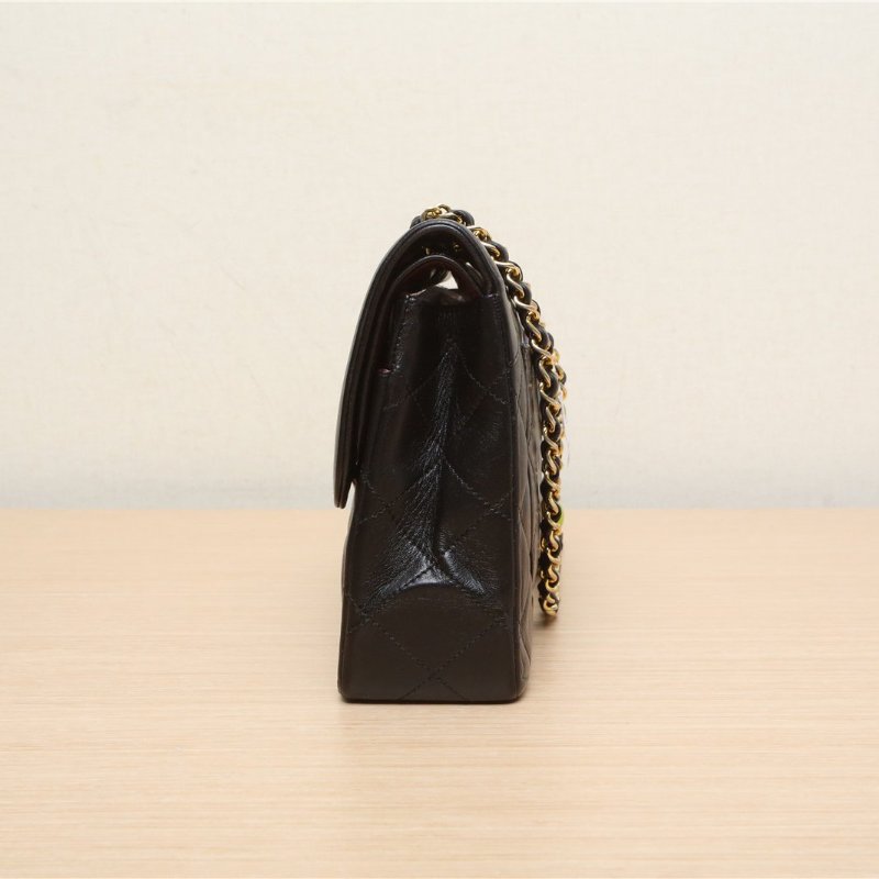 CHANEL 中古巴黎限定鴛鴦扣單肩包中號黑色羊皮2開金扣肩背包-4