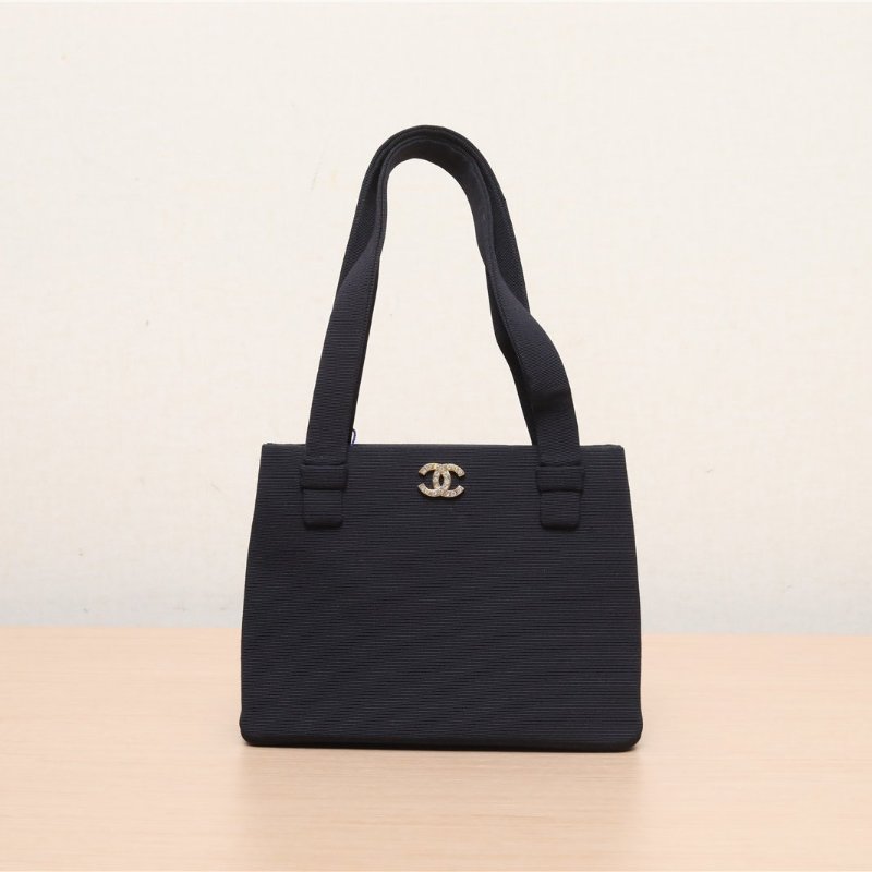 CHANEL 中古緞面鑽扣mini手提包黑色5開肩背包-1