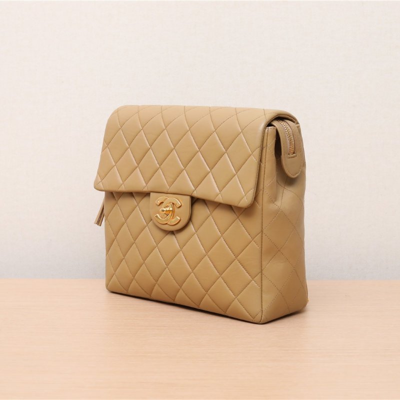 CHANEL 中古米金羊雙肩包Jennie同款卡其色羊皮3開金扣肩背包-1