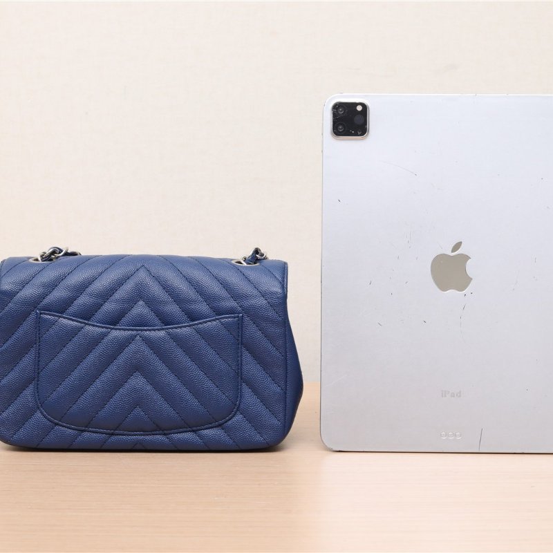 CHANEL CF口蓋包大Mini20藍色荔枝牛皮25開銀扣V紋肩背包-4