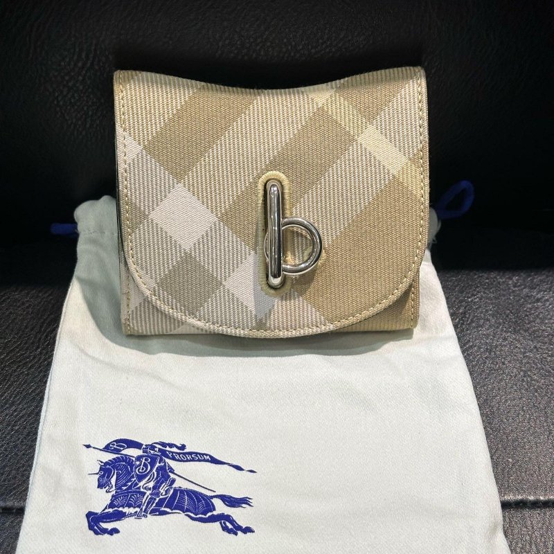 💎Han's house精品服飾💎BURBERRY Rocking Horse 格紋 三折 短夾 現貨 原價27500-9