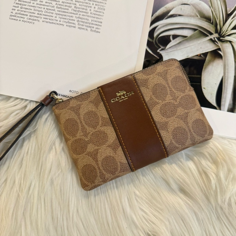 全新 Coach 咖啡零錢手拿包-1