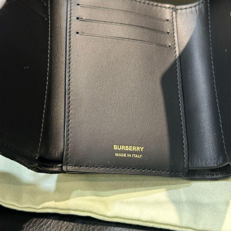 💎Han's house精品服飾💎BURBERRY Lola 衍縫 羔羊皮 格紋 三折 短夾 現貨 原價20900-1