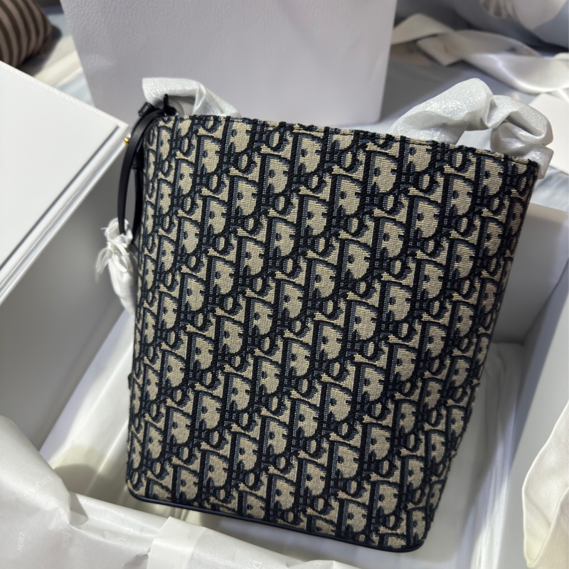 Dior最新款 Diorstar 小型水桶包 藍色緹花-11