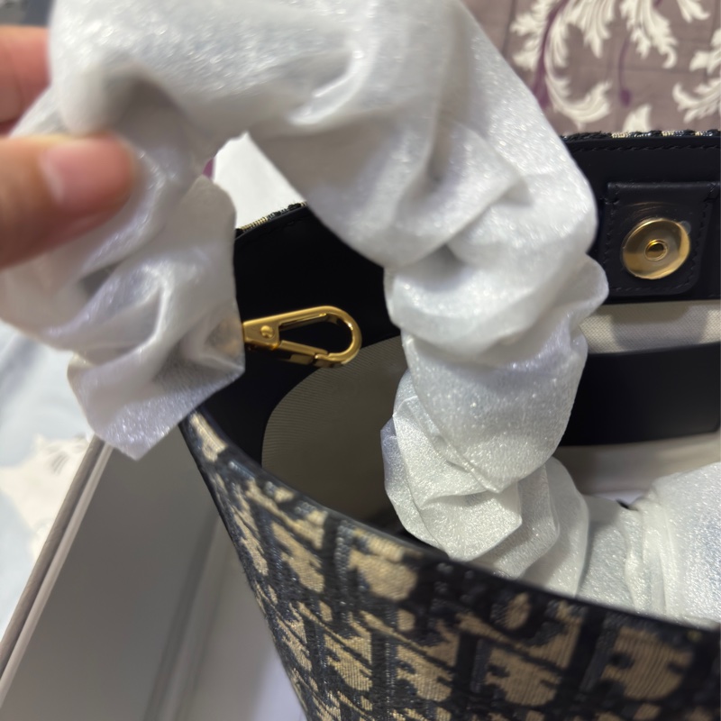 Dior最新款 Diorstar 小型水桶包 藍色緹花-17