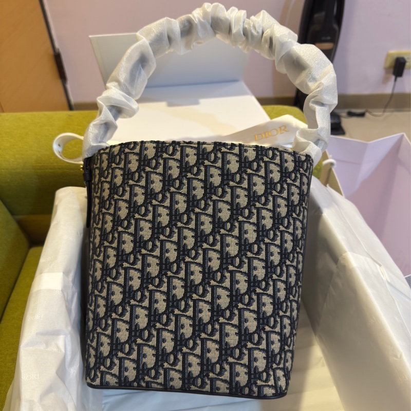 Dior最新款 Diorstar 小型水桶包 藍色緹花-4