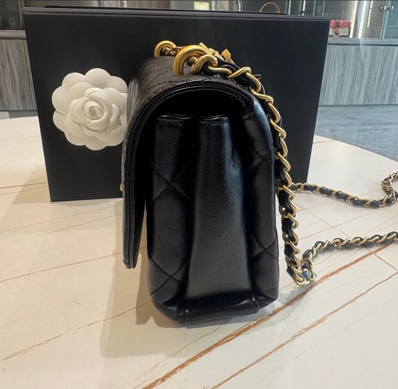 *SHIHNA名牌精品*Chanel 22s 黑色菱格紋鑽石手提蓋口 包-1