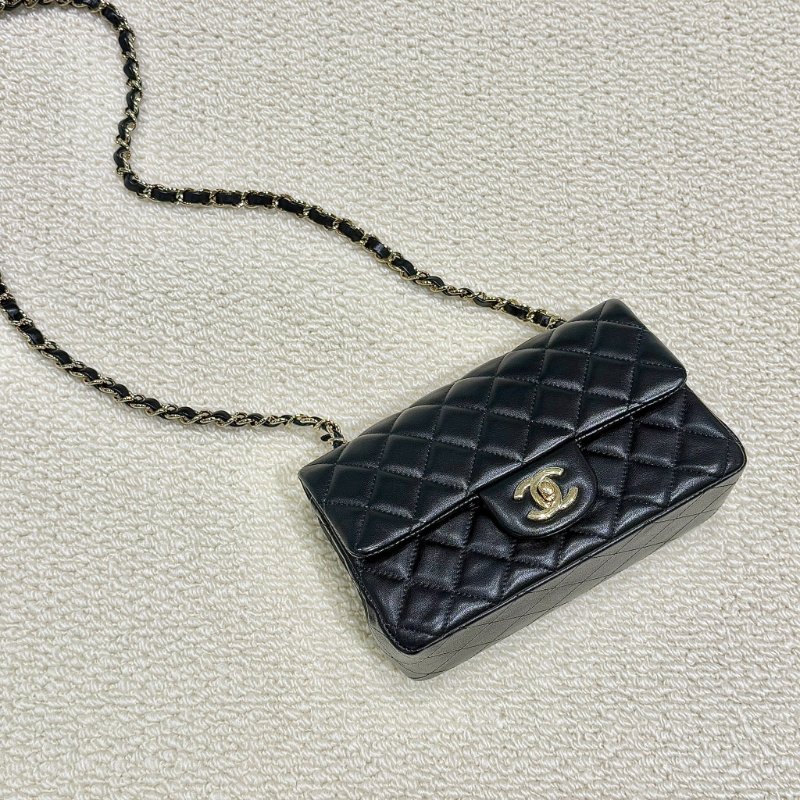 CHANEL - 黑色羊皮淡金釦20cm coco-0