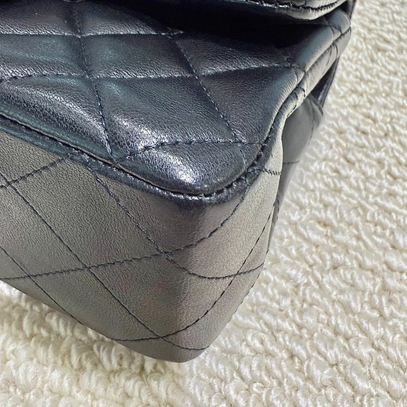 CHANEL - 黑色羊皮淡金釦20cm coco-8