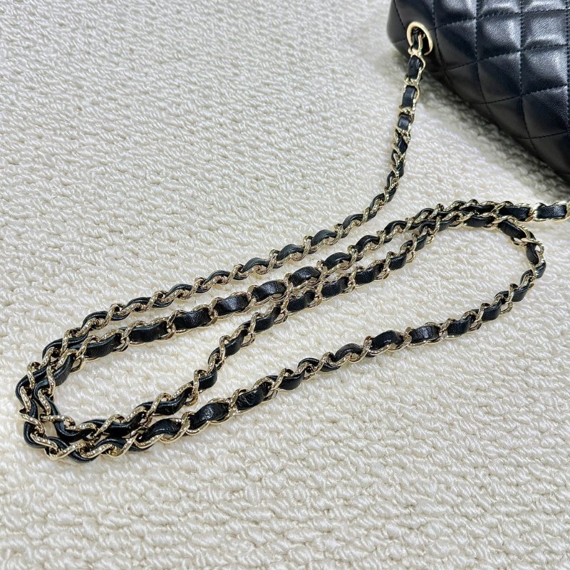 CHANEL - 黑色羊皮淡金釦20cm coco-13