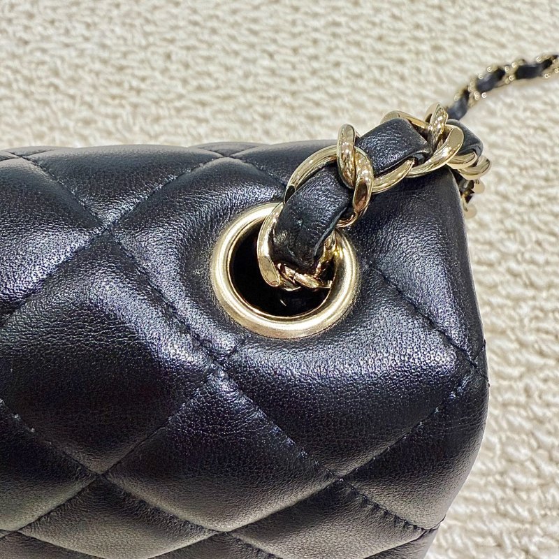 CHANEL - 黑色羊皮淡金釦20cm coco-15