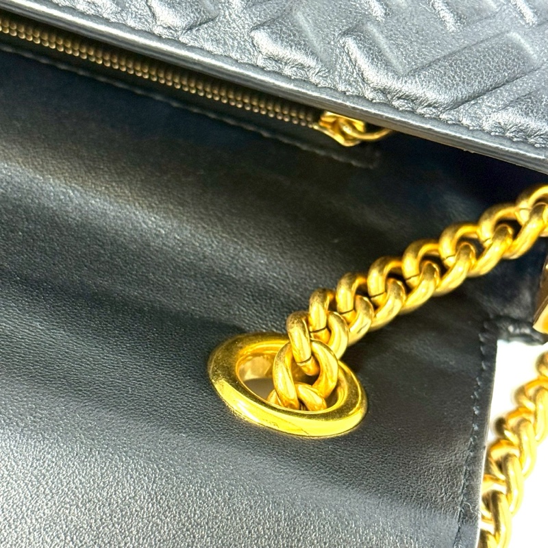 FENDI黑金羊皮小號Baguette Chain法棍包8BR793-19