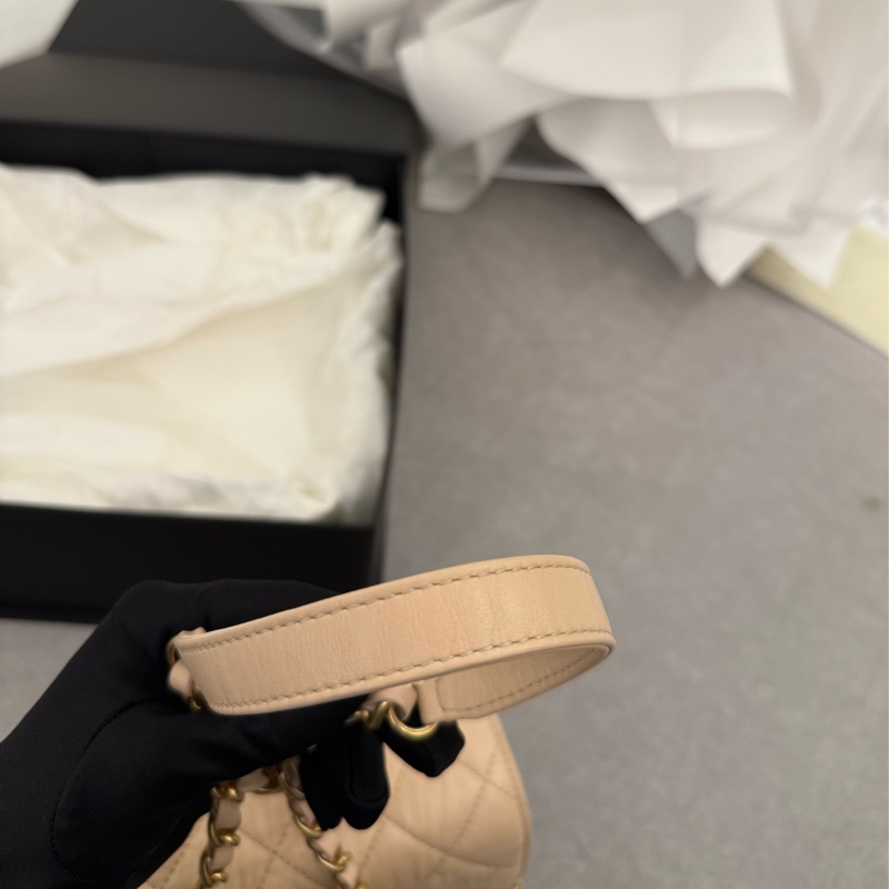 （極新美品全配）chanel香奈兒 小羊皮皺摺cocohandle flap 奶茶色-6