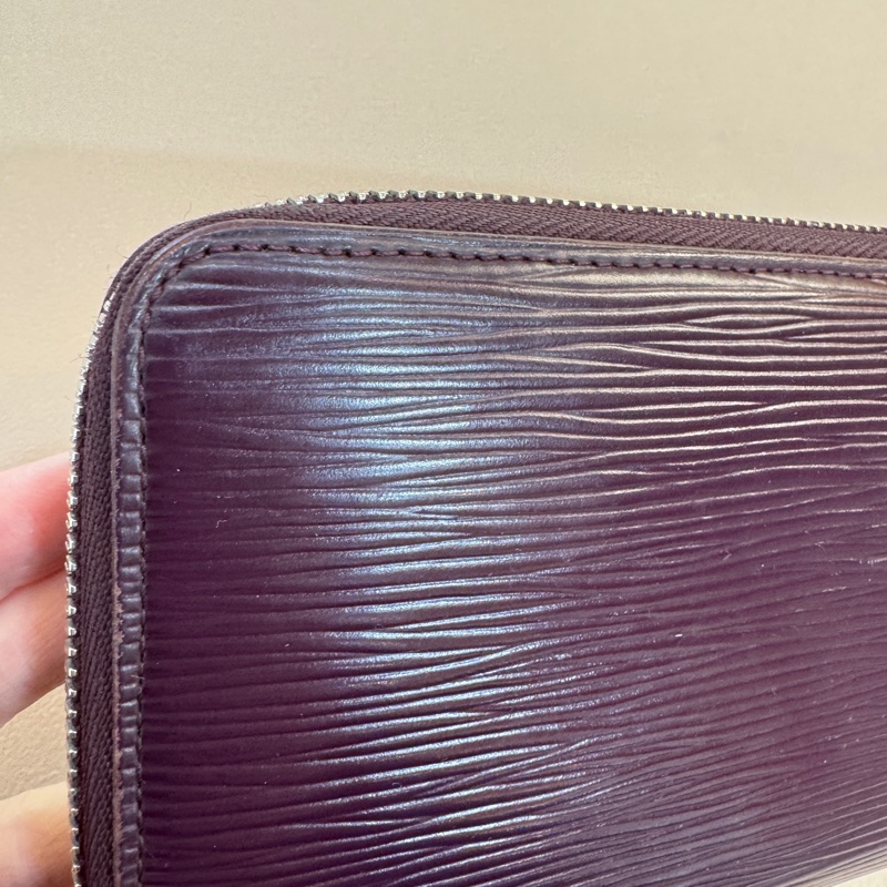 LV紫色EPI牛皮銀鍊ㄇ拉長夾M6007K-10