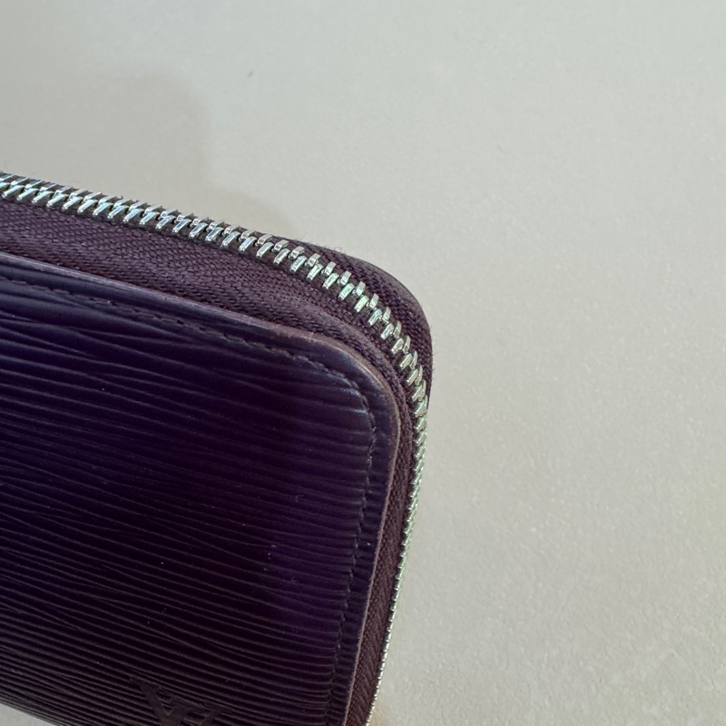 LV紫色EPI牛皮銀鍊ㄇ拉長夾M6007K-12