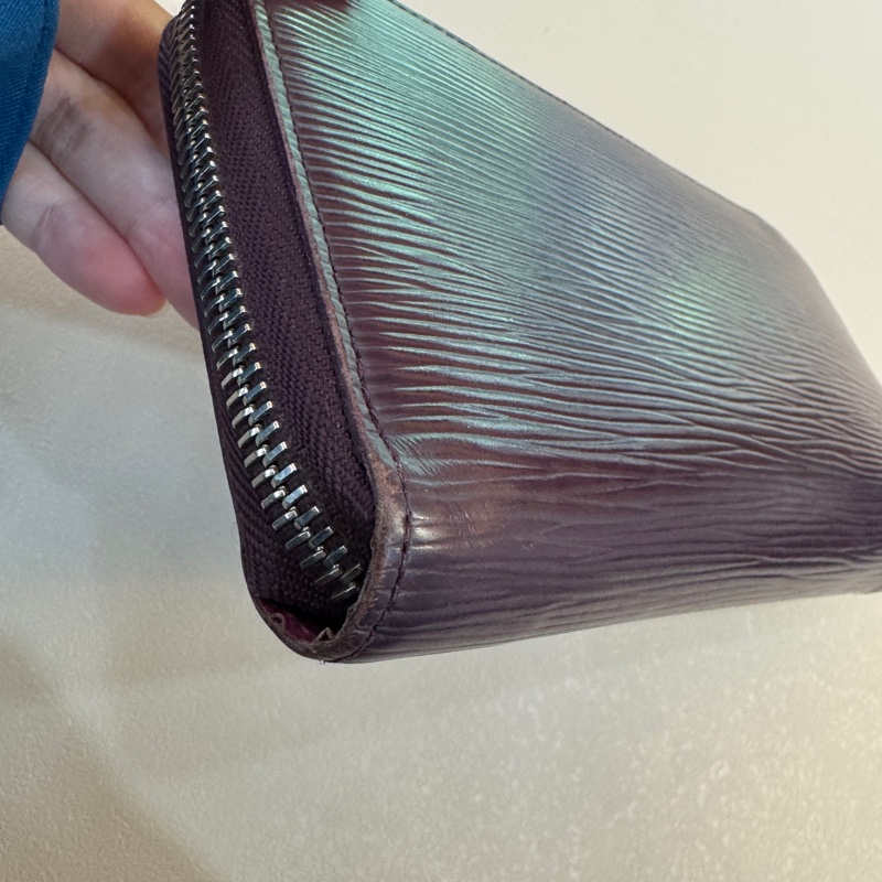 LV紫色EPI牛皮銀鍊ㄇ拉長夾M6007K-17