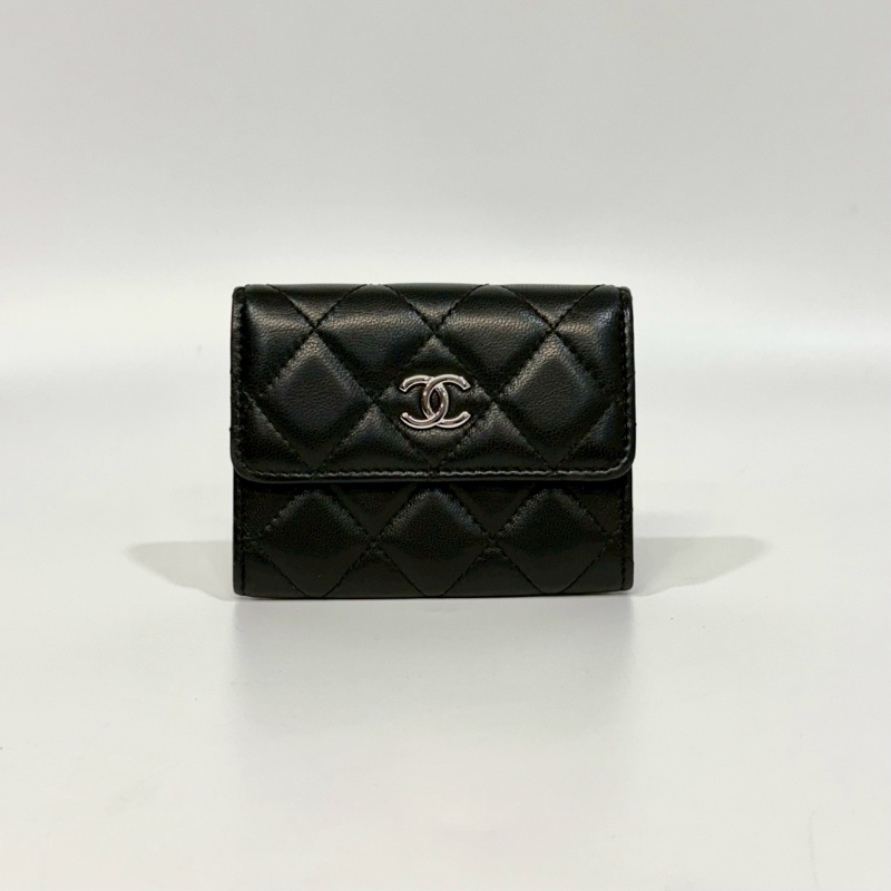 CHANEL黑色羊皮銀釦大雙C logo雙層下蓋卡包-0