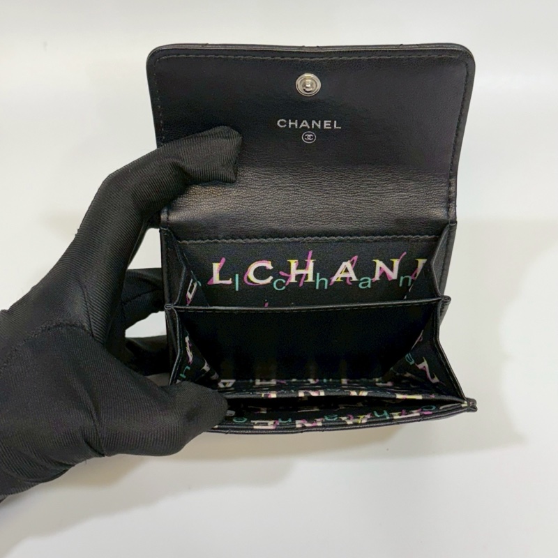 CHANEL黑色羊皮銀釦大雙C logo雙層下蓋卡包-5