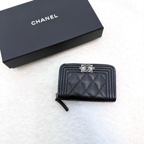 香奈兒CHANEL黑銀荔枝牛皮BOY拉鍊零錢包卡包A80602
