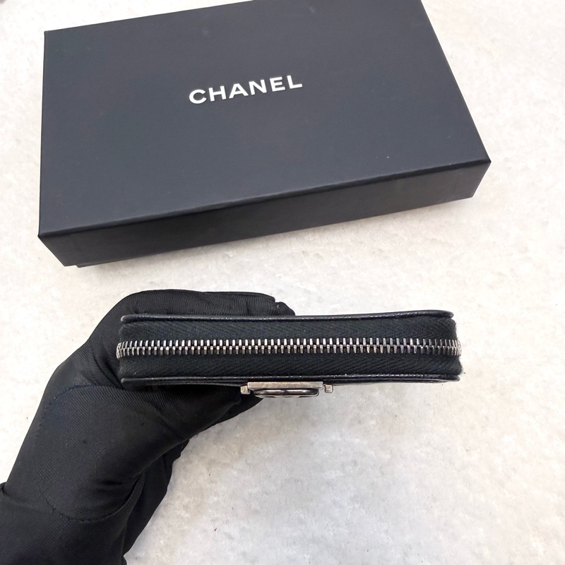 香奈兒CHANEL黑銀荔枝牛皮BOY拉鍊零錢包卡包A80602-12