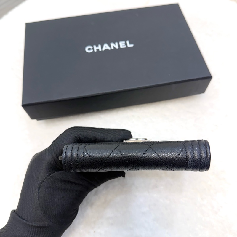 香奈兒CHANEL黑銀荔枝牛皮BOY拉鍊零錢包卡包A80602-13