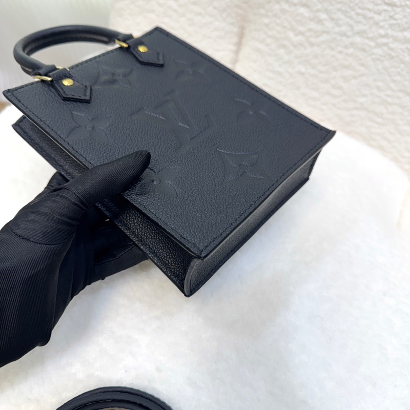 LV黑色牛皮壓紋MINI琴譜包M81417-10