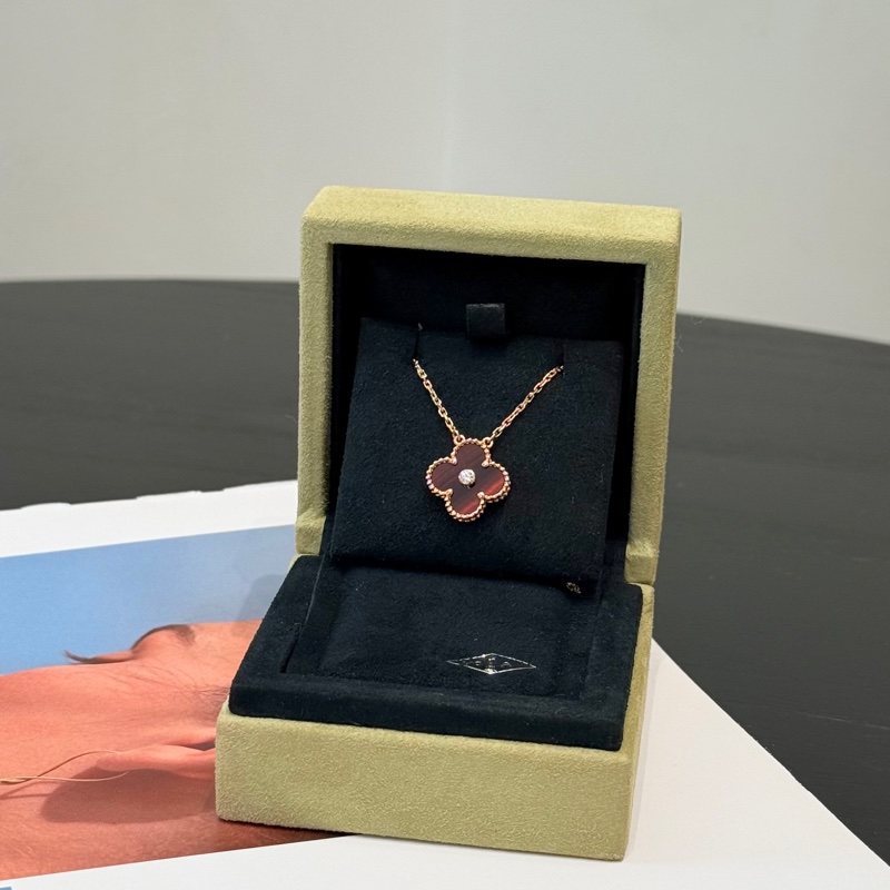 VCA 限量款玫瑰金帶鑽 牛眼石四葉草項鍊 暗紅色-0