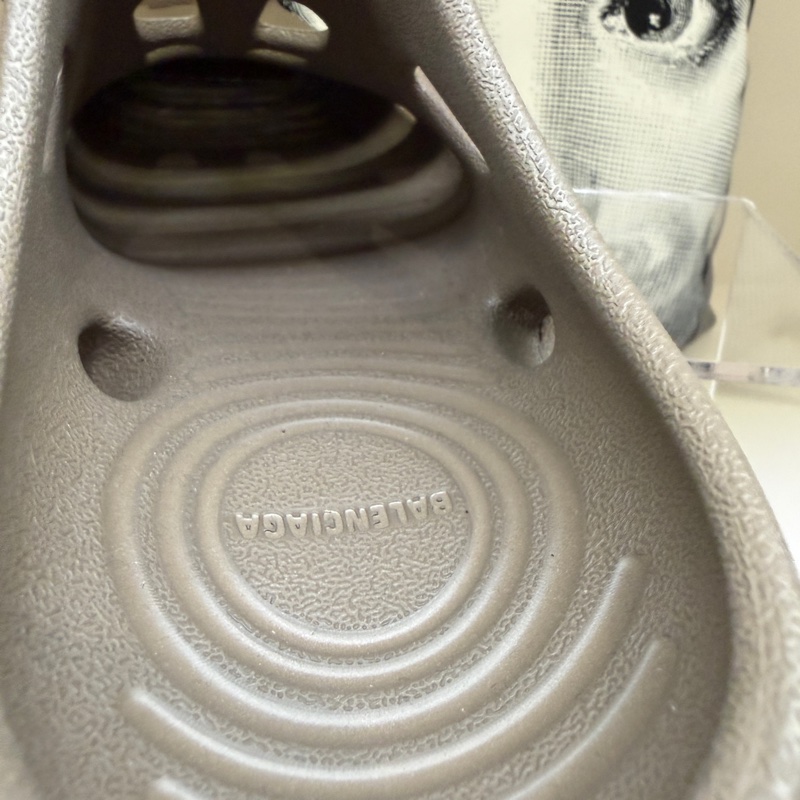Balenciaga 咖色洞洞鞋 🤎🤎39/防塵袋-9