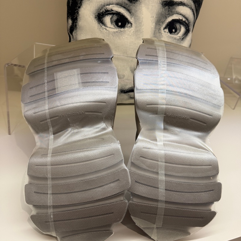 Balenciaga 咖色洞洞鞋 🤎🤎39/防塵袋-10